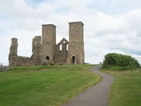 Photo de St Mary's Church Remains