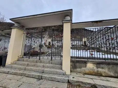 Cimitero di Azzone