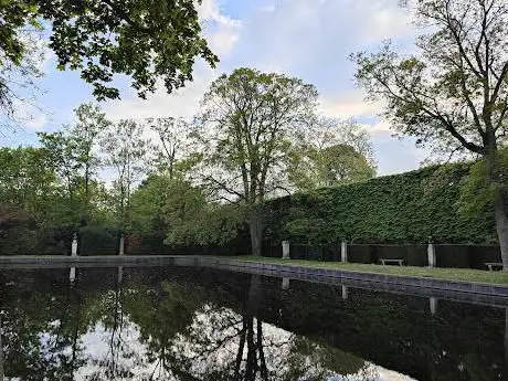 Félibres Garden
