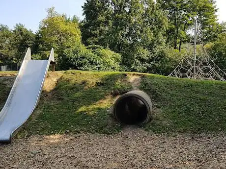 Photo de Spielplatz Hinter der Mühle