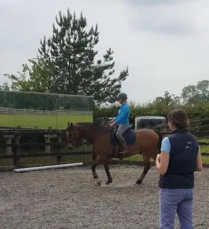 Photo de Refined Riding