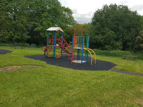 Photo de Simister Green Playground