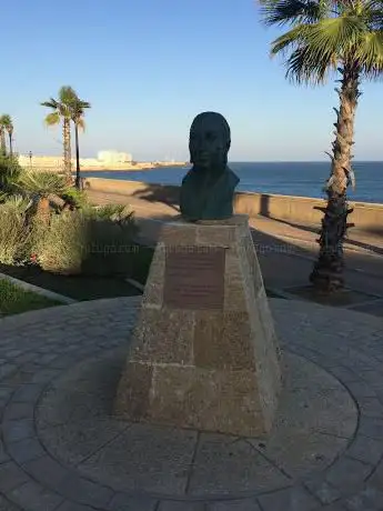 Photo de Monumento a la Perla de Cádiz