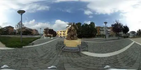 Photo de Piazza Gandhi