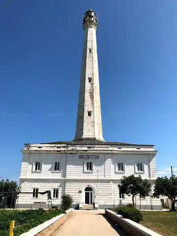 Photo de Punta Penna tower