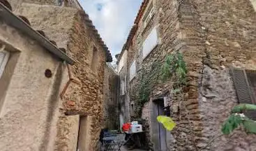 L'Androuno (une des rues les plus étroites au monde)