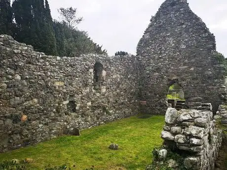 Photo de Maghera Round Tower and Church (historical site associated with St Donard)