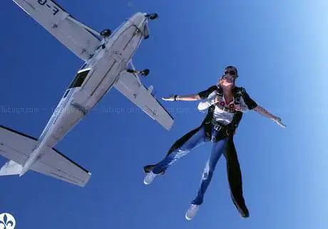 Photo de France Parachutisme - Saut en Parachute