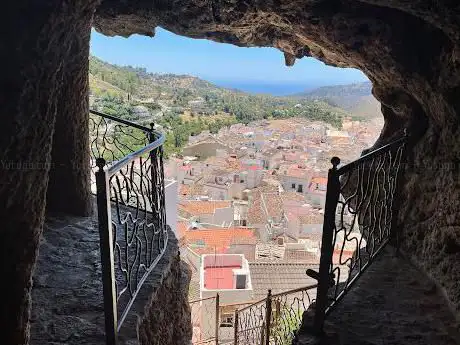 Photo de Cuevas de Ojén