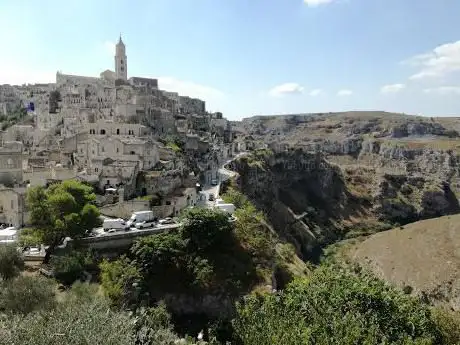 Photo de Piazza Madonna de Idris