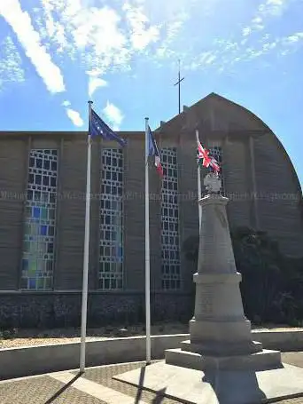 Église catholique Notre-Dame-de-la-Salette à Sangatte