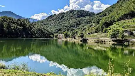 Photo de Lago di Canzolino