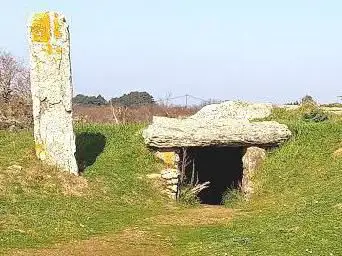 Photo de Dolmen Les Pierres Plates