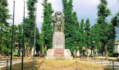 Photo de Monumenti ai Caduti