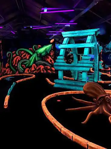 Ocean Paradise Indoor Glow Adventure Golf