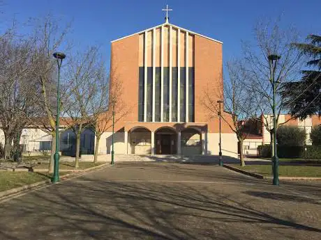 Photo de Parrocchia di Santa Maria Ausiliatrice in Gazzera