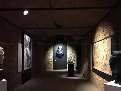Photo de Spazio Kossuth apre sempre su appuntamento e nei fine settimana dal venerdì pomeriggio a domenica è aperto al pubblico