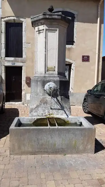 Fontaine à Rosières-aux-Salines