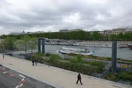 Photo de Archipel des Berges de Seine Niki de Saint-Phalle