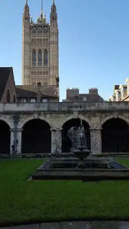 Photo de The Cloisters