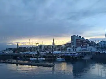 Photo de Dun Laoghaire Harbour