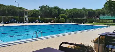 Photo de Piscina Municipal de Castellbisbal