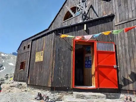 Refuge Nacamuli au col Collon