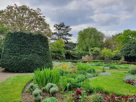 Photo de Walled garden