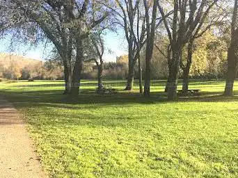 Photo de y merendero Park