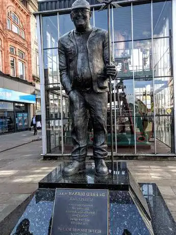 Fred Dibnah Statue