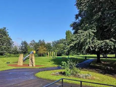 Photo de Cheadle Heath Park