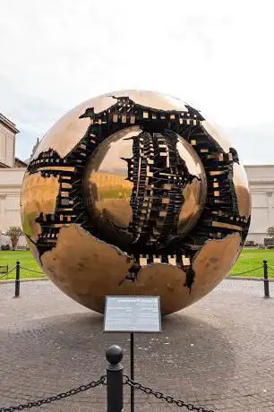 Photo de Sphere Within Sphere