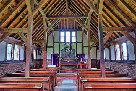 Photo de Holy Cross & St Alban C Of E Church