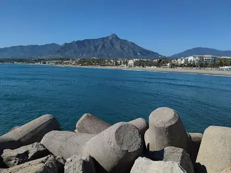 Photo de Playa Puerto Banus