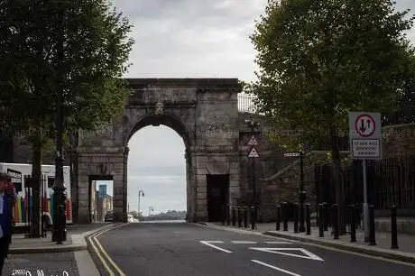 Photo de Bishop's Gate