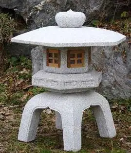 Steinlaternen für Japanische Gärten