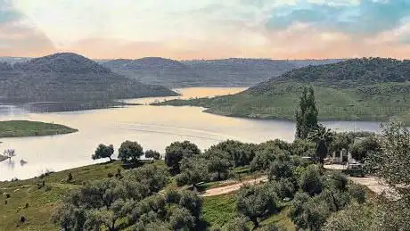 Photo de La Breña Reservoir