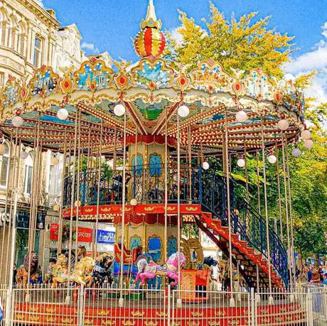 Photo de Carousel in Queen Street