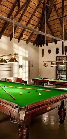Photo de Middle Pocket Snooker Club