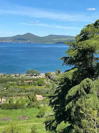 Photo de Belvedere Lago Bracciano