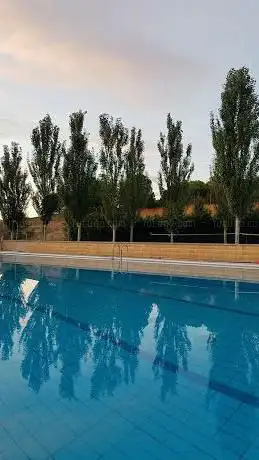 Photo de Piscinas Municipales de Cañizal
