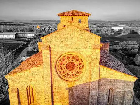 Photo de Iglesia De Santiago Apostol