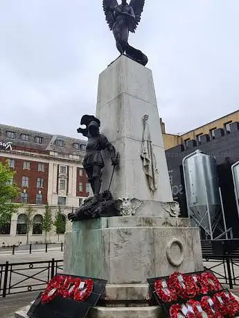 Photo de The Leeds War Memorial
