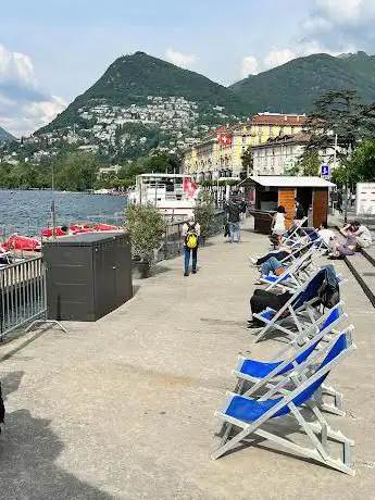 Photo de Piazza Manzoni