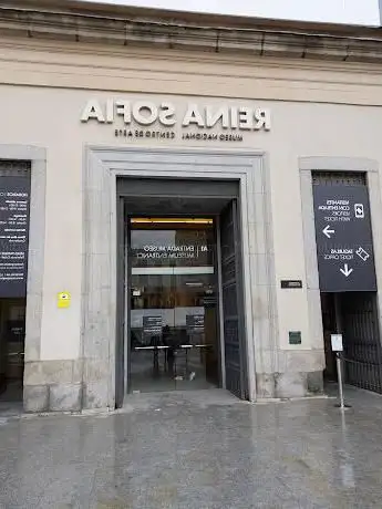 Photo de Plaza Museo Reina SofÃ­a
