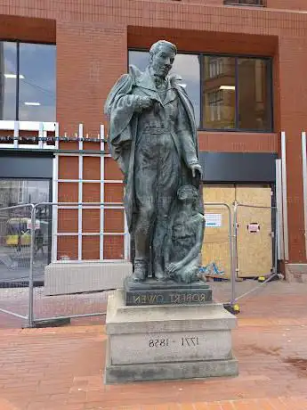 Robert Owen Statue