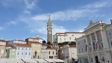 Photo de Tartini Central Square Piran