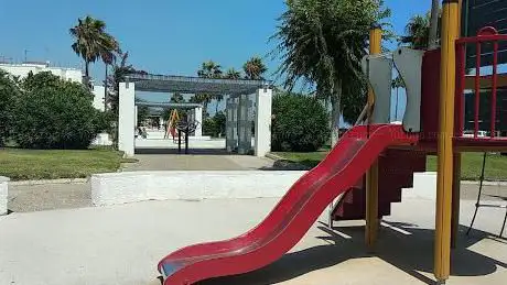 Playground (Area de Juegos Infantil)