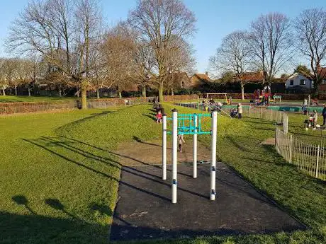 Photo de Fairlop Oak Playground