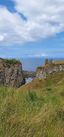 Photo de North Antrim Cliff Path Hike